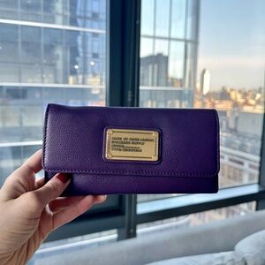 NWT Marc Jacobs Purple Pebbled Leather Trifold Wallet